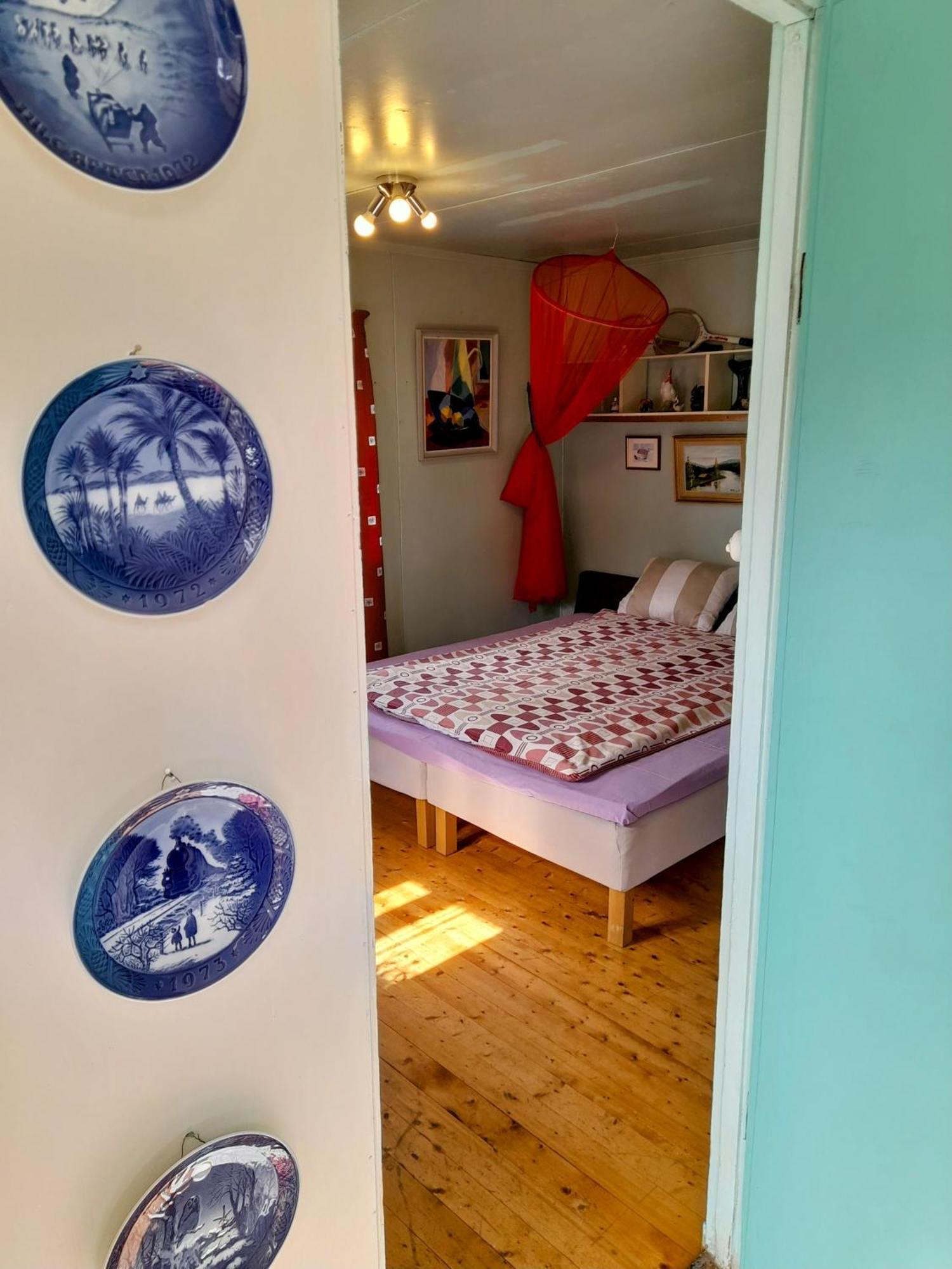 Summer Bedroom, Outside Toilet, Shower, Kitchen. 120 M From Sandbach. Bräcke Eksteriør billede
