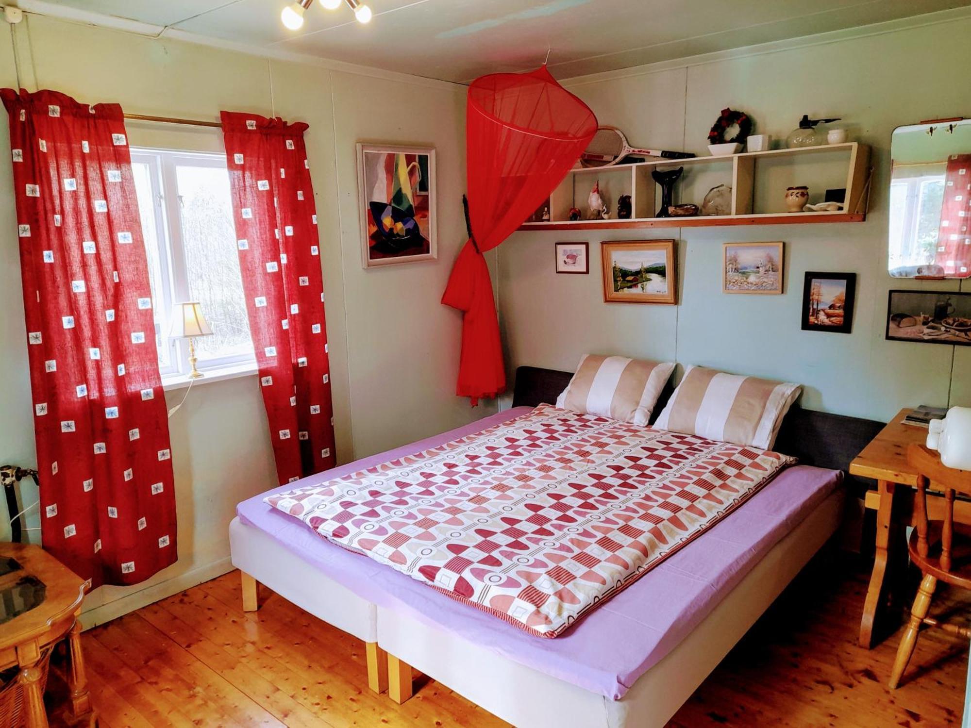 Summer Bedroom, Outside Toilet, Shower, Kitchen. 120 M From Sandbach. Bräcke Eksteriør billede